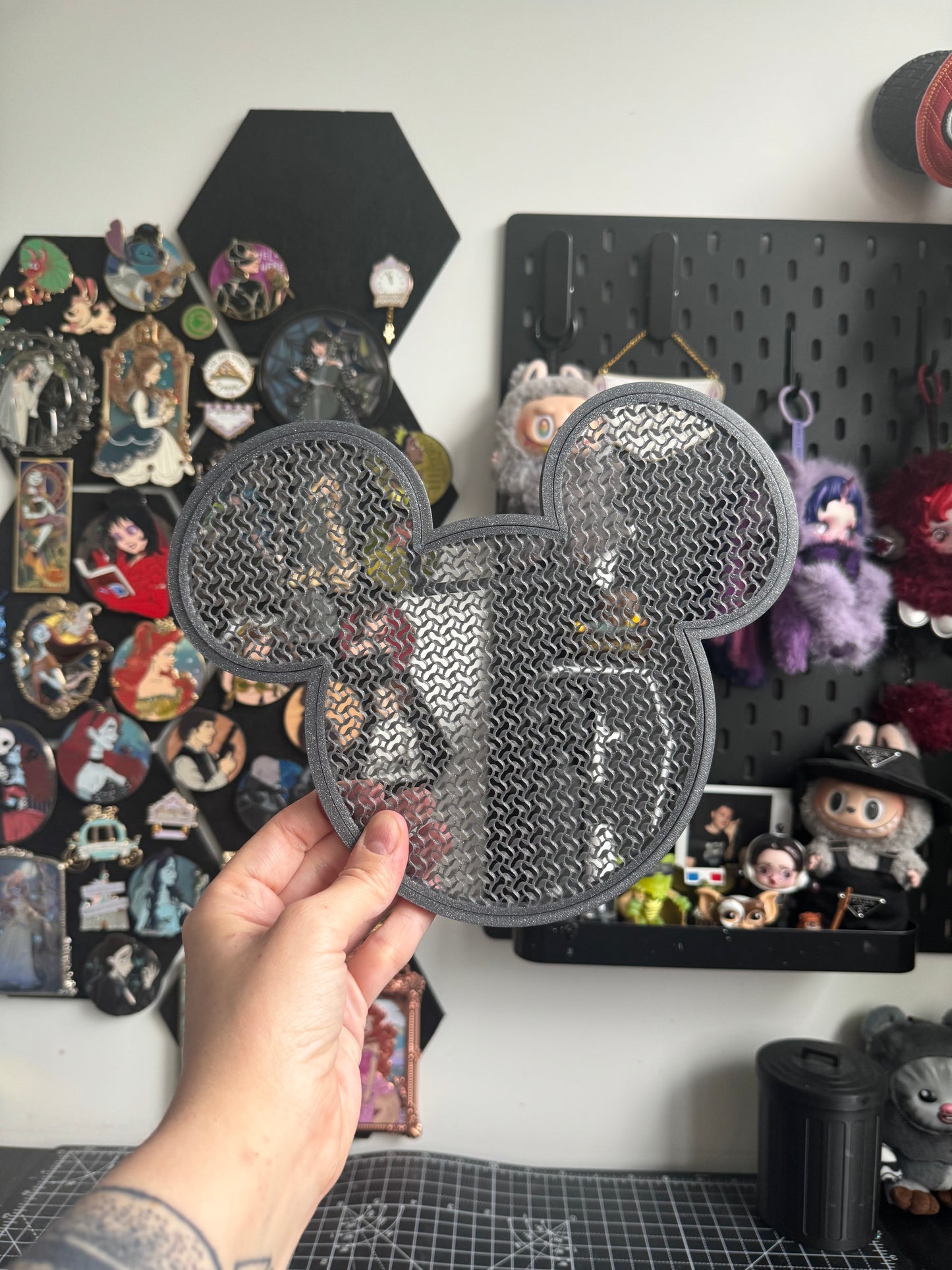 Glittery Black Mouse Pin Board